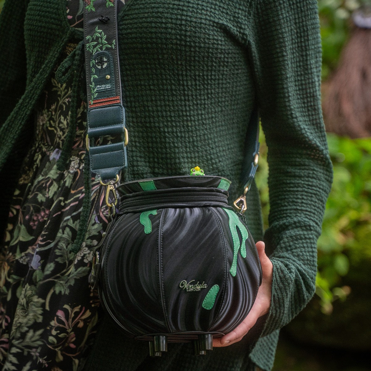 The Witches Pantry Couldron Bag