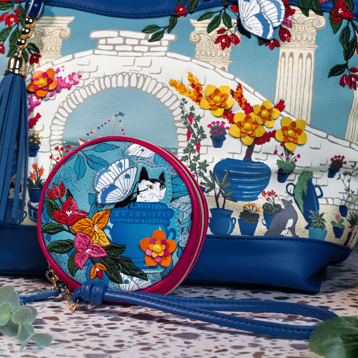 Greek Garden Round Zip Purse