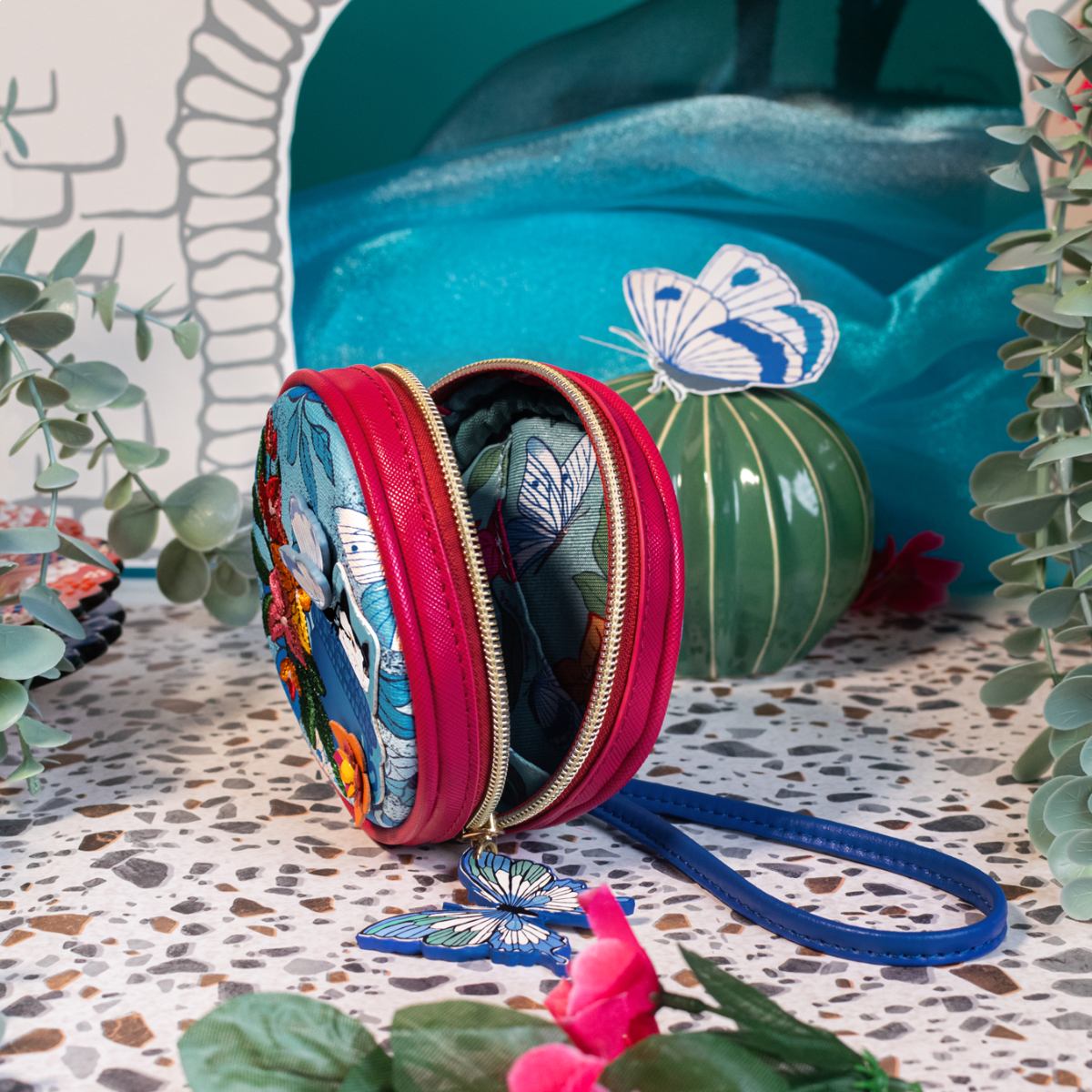 Greek Garden Round Zip Purse