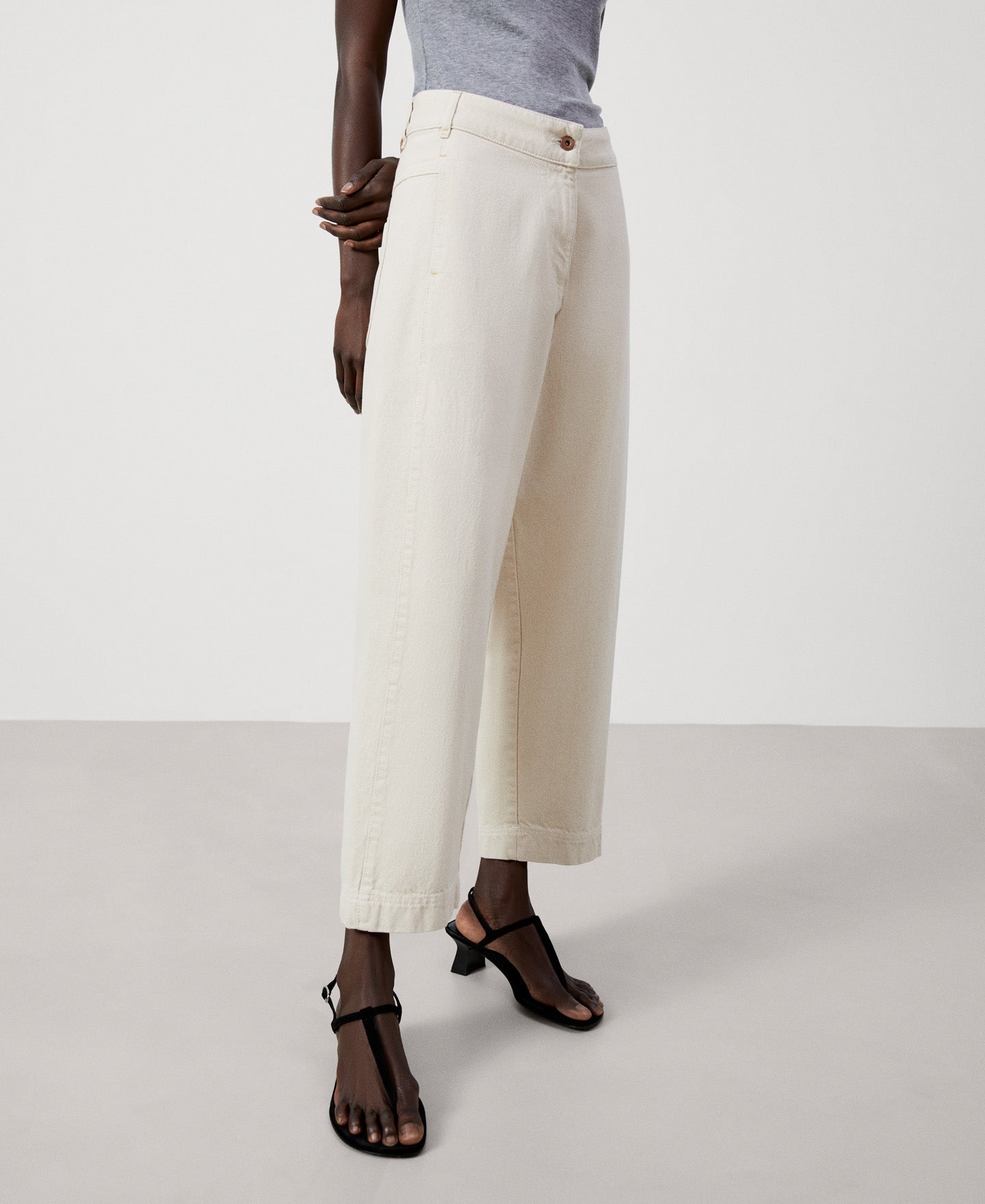 Women Jeans | Light Cream Organic Cotton Carrot Jeans by Spanish designer Adolfo Dominguez