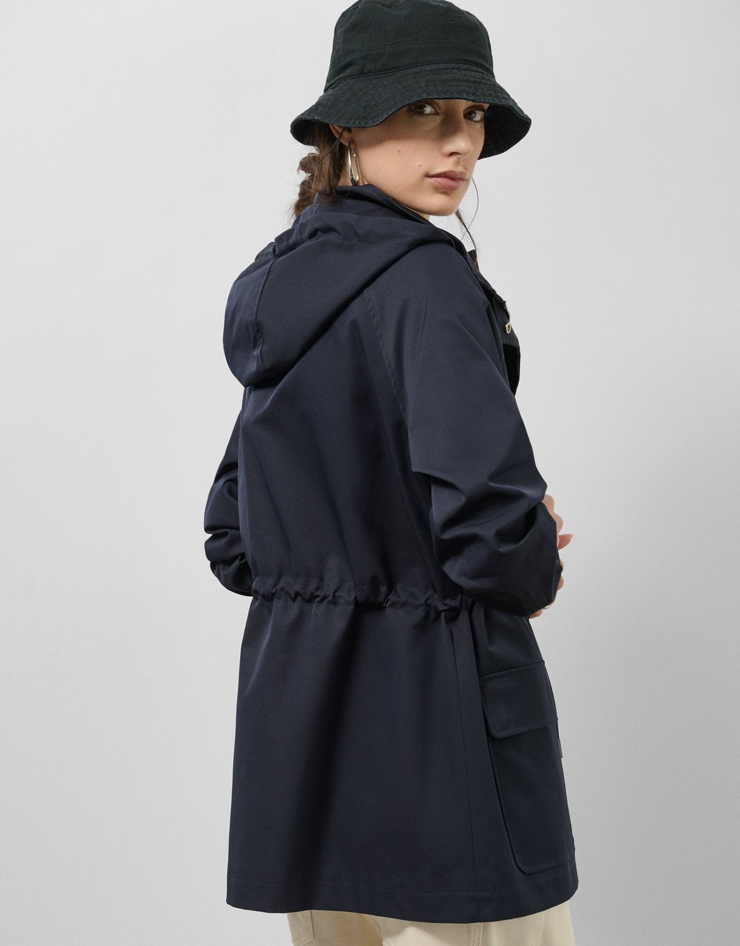 Outwear | Navy blue cinched - waist hooded trench coat by Spanish designer Roberto Verino