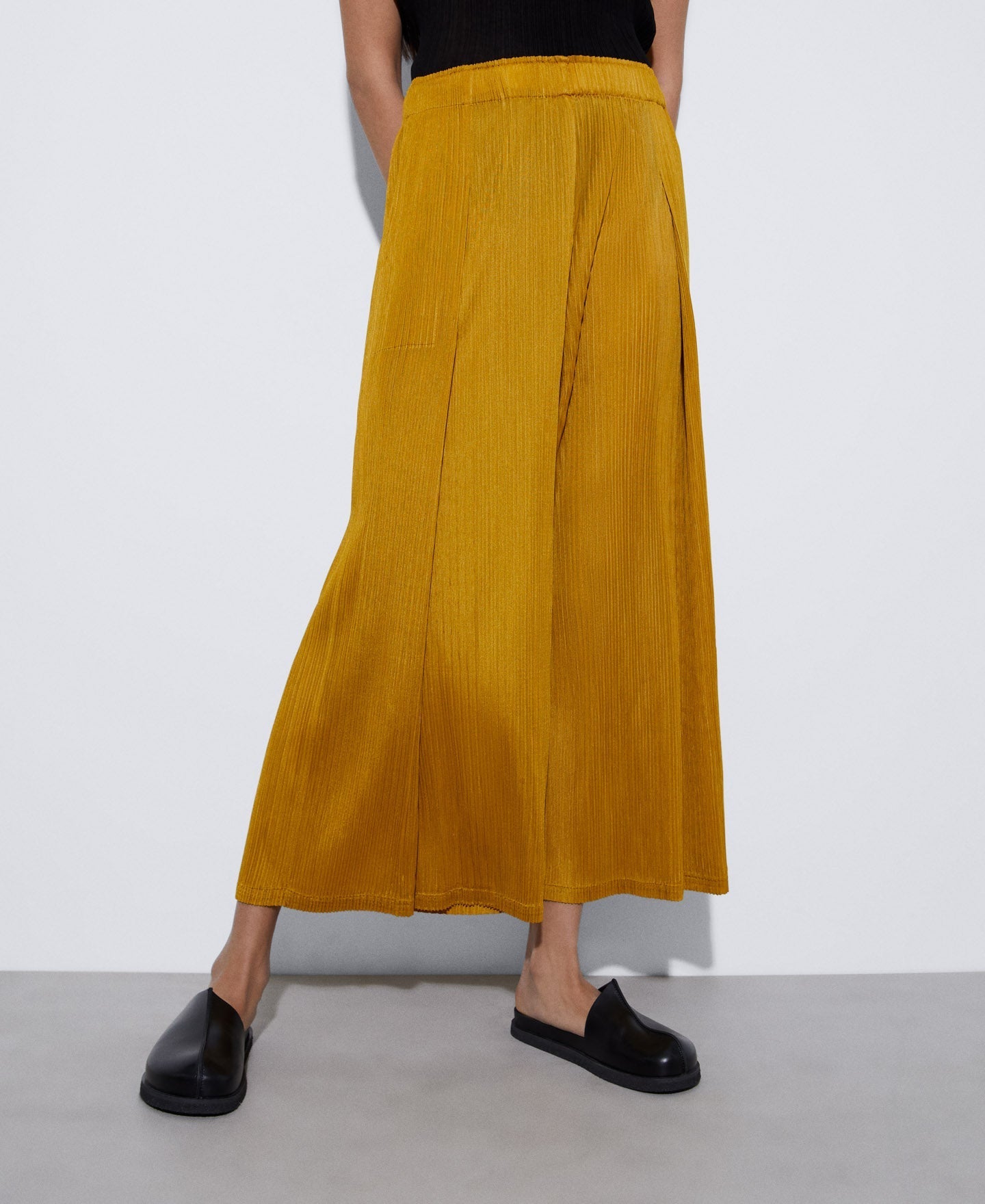 Women Trousers | Pistachio Green Crinkle Trousers by Spanish designer Adolfo Dominguez