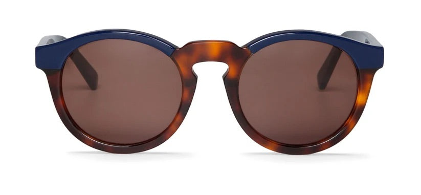 Round sunglasses with tortoiseshell frame and brown lenses on a white background