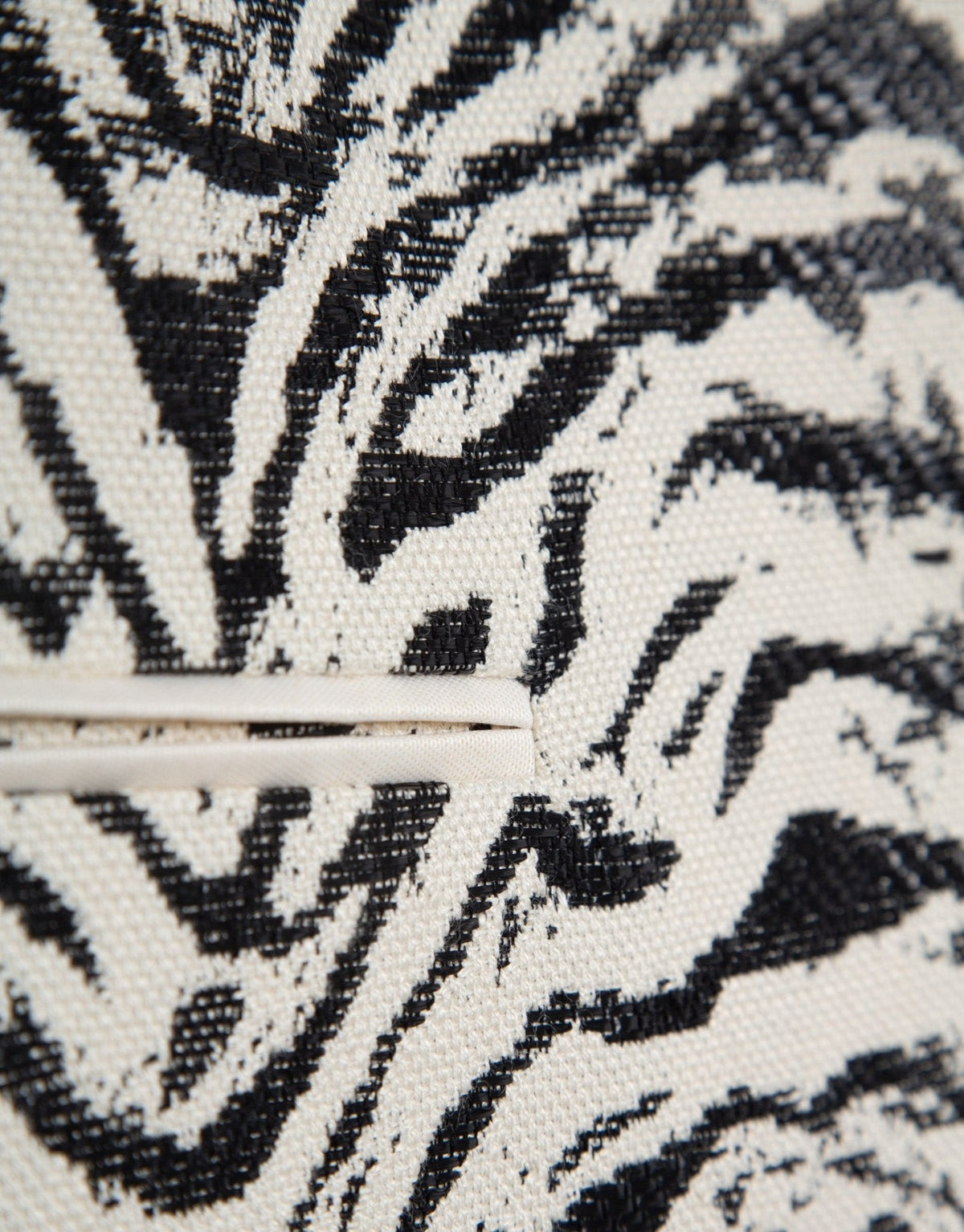 Jackets | Short jacquard jacket with zebra design raffia by Spanish designer Roberto Verino
