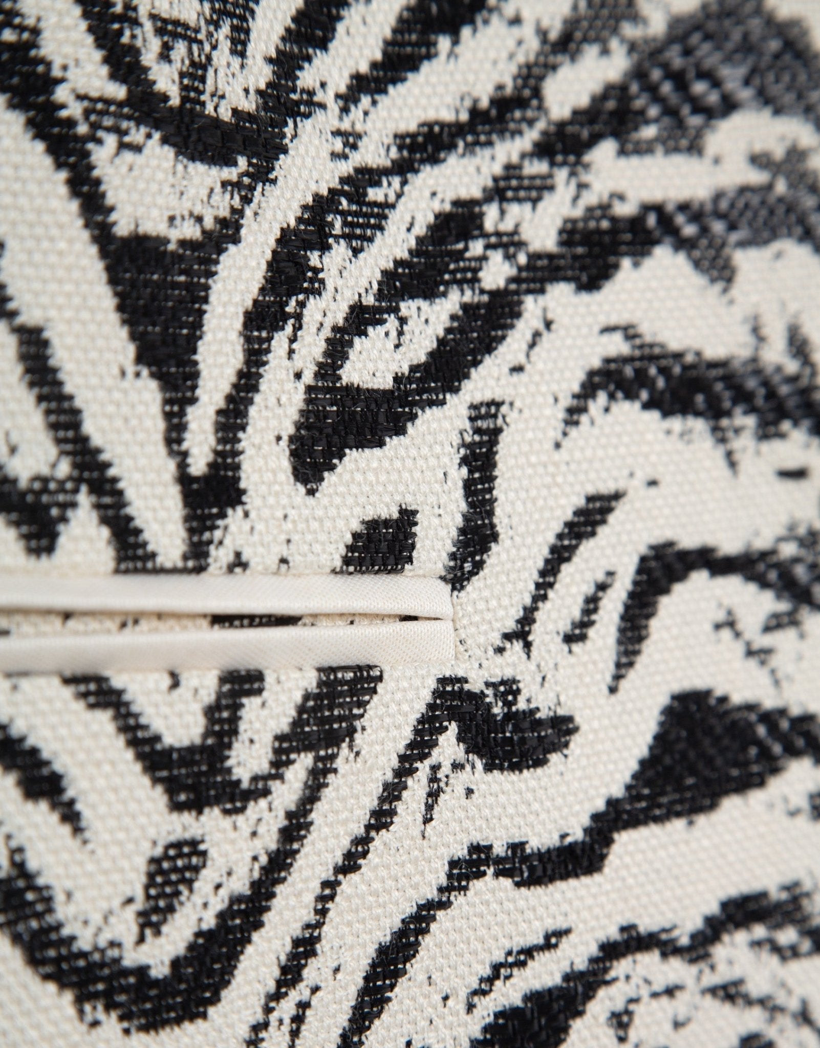 Jackets | Short jacquard jacket with zebra design raffia by Spanish designer Roberto Verino