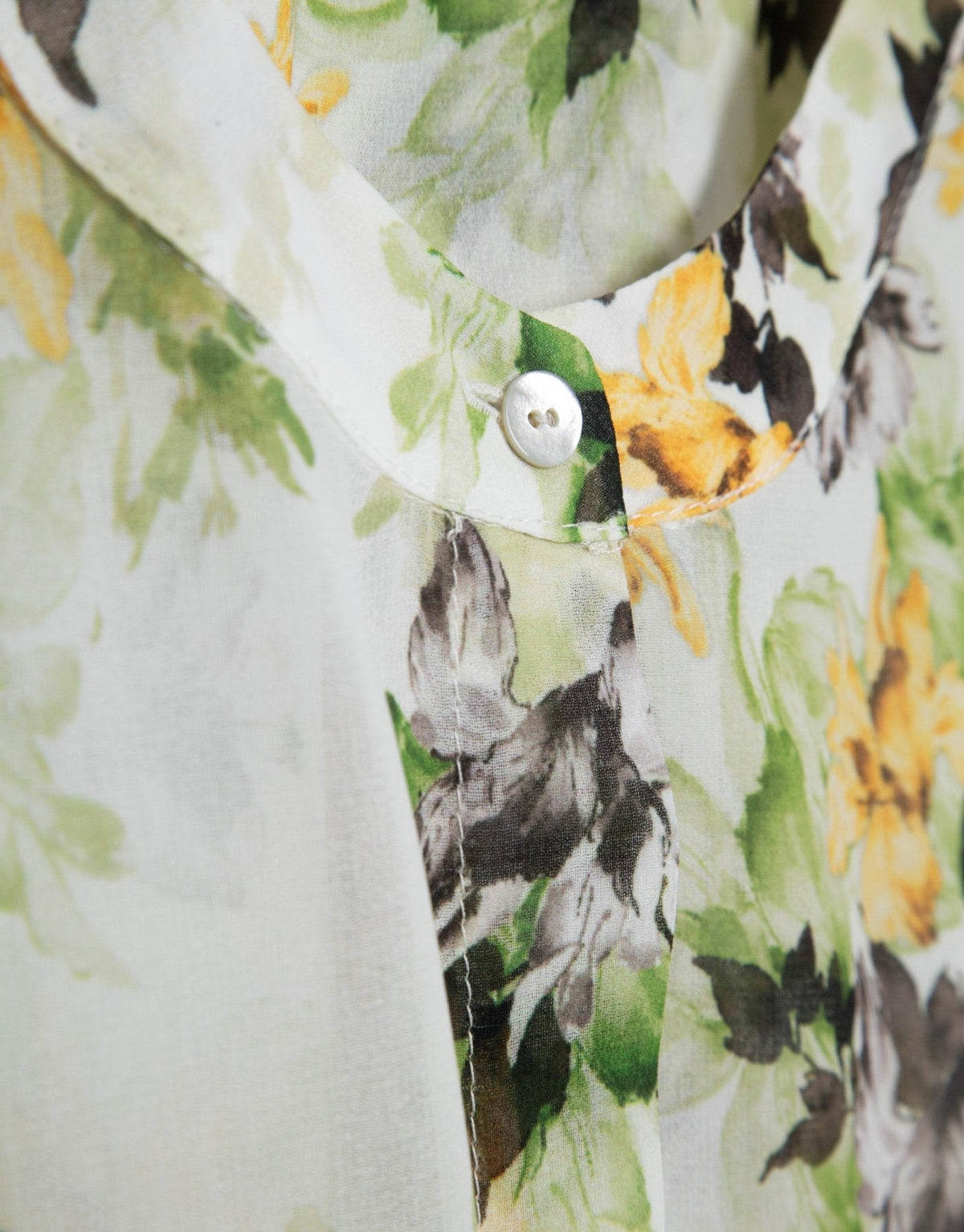 Shirts & Blouses | Short sleeve blouse in floral print crepe georgette by Spanish designer Roberto Verino
