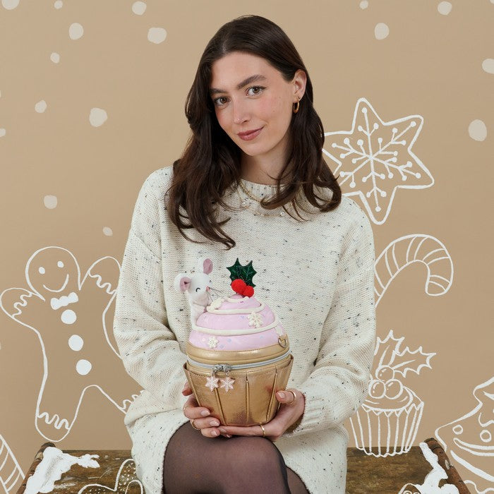 Vendula London The Sugarloaf Bakery Cupcake Bag – model shot